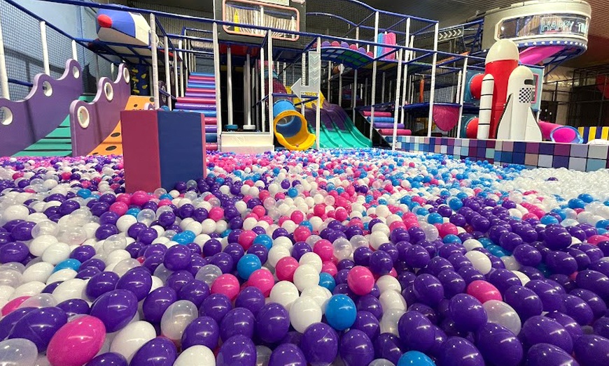 Image 1: Acceso para niño a Parque Kids sin límite de tiempo en XJump Gijón