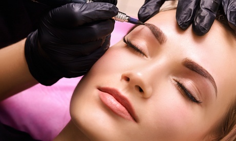 Seduta di trucco semipermanente labbra o sopracciglia al centro Diamond (sconto fino a 82%)