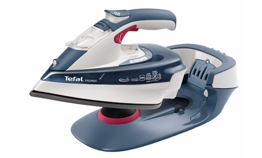 Image 1: Tefal Cordless Steam Iron