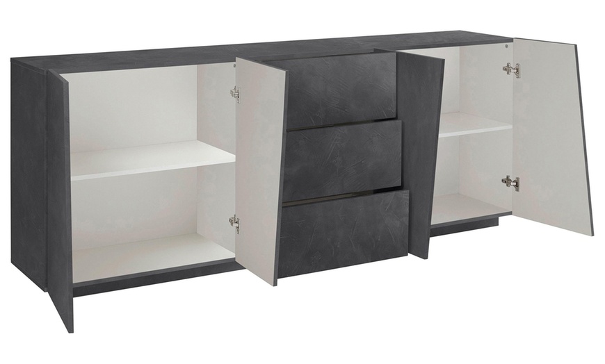 Image 31: Credenza dal design moderno