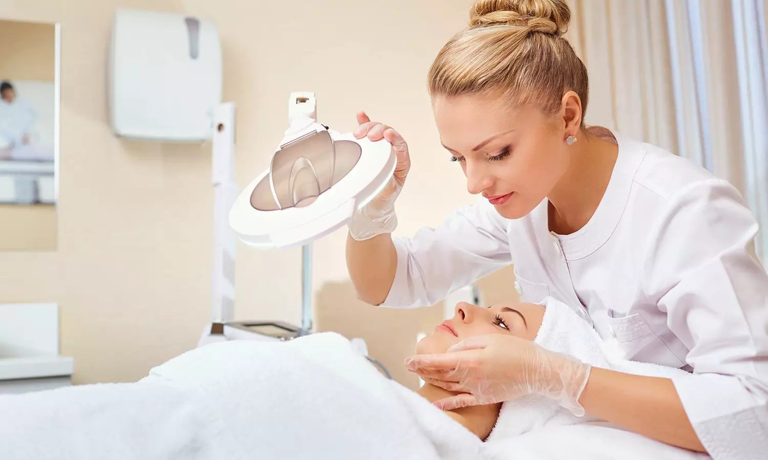 Tratamiento facial reafirmante inyectado con mesoterapia y/o retoque