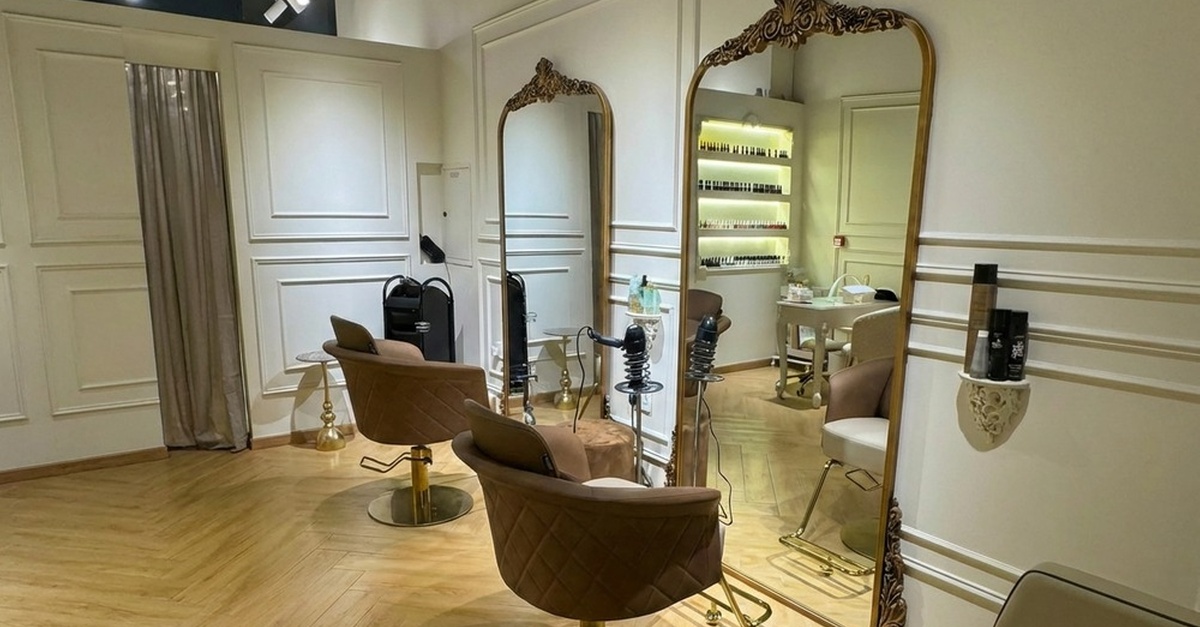 Wash & Blow-dry, Roots Color, Rinagae, Toner W Wash & Blow-dry & More Wash & Blow-dry, Roots Color, Rinagae, Toner W Wash & Blow-dry & More