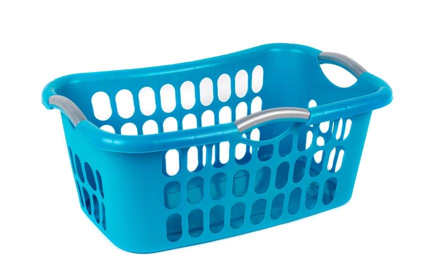 Image 2: Beldray Hip-Hugger Laundry Basket