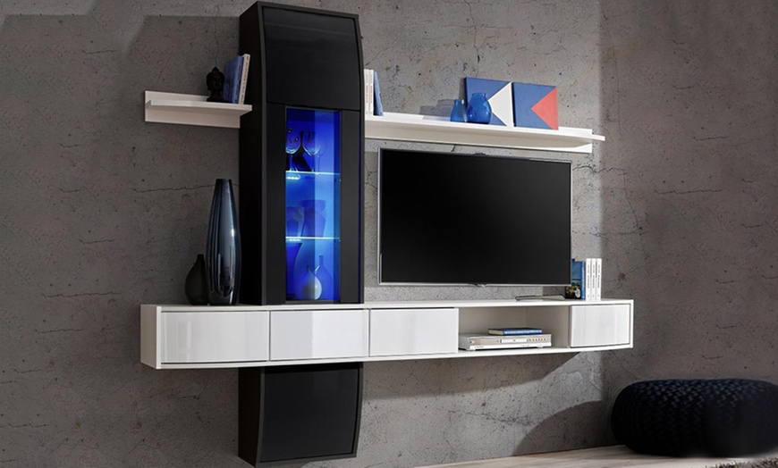 Image 7: Soggiorni Nieri e Mevis