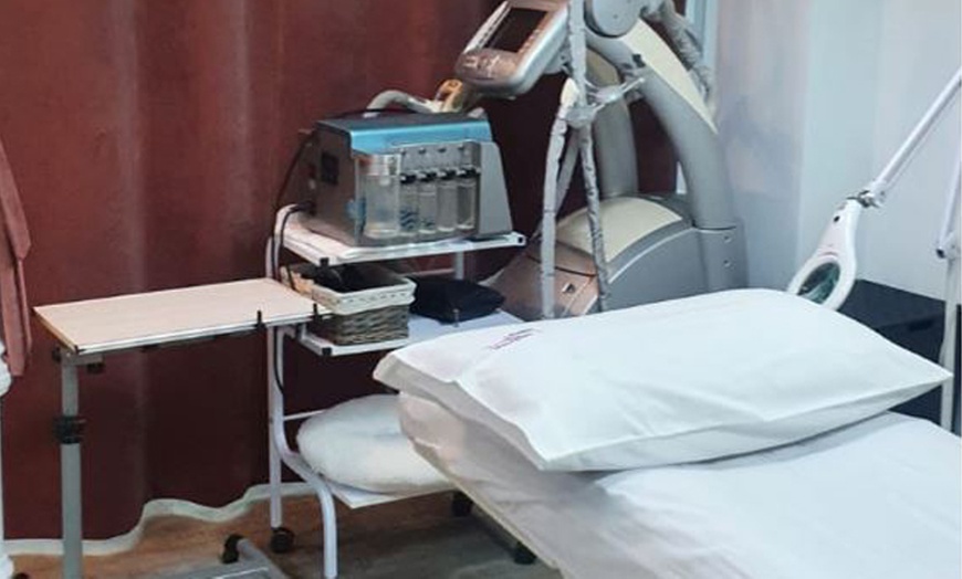 Image 7: Tratamiento facial Divax en Venus Clinic