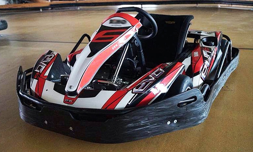 Image 3: Indoor-Go-Kart-Rennen