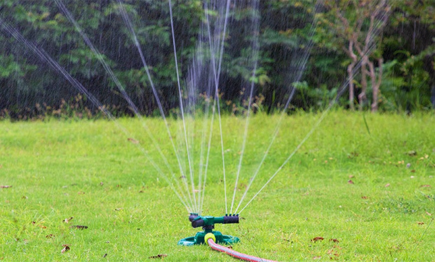 Image 1: 360-Degree Automatic Water Sprinkler