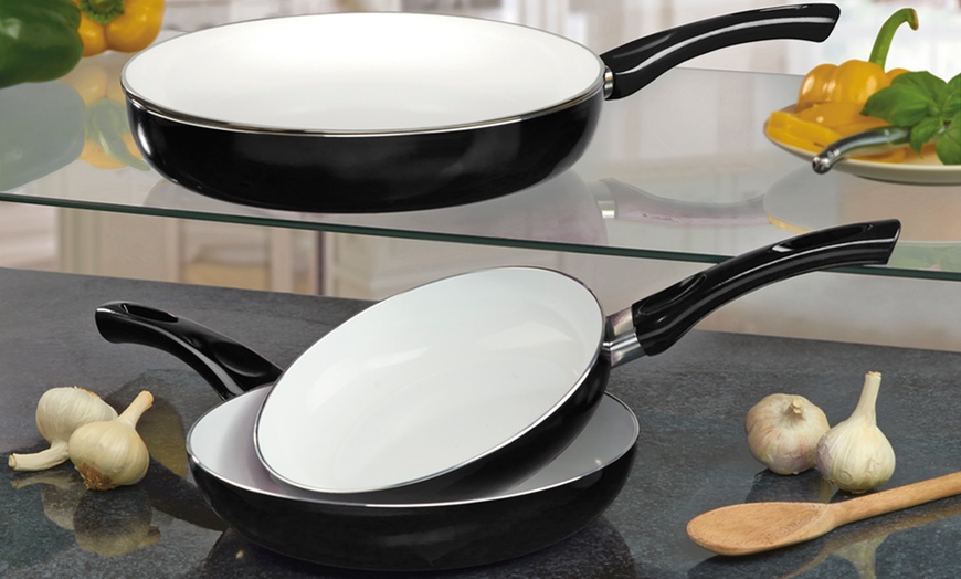 Image 2: Three-Piece Ceramic Pan Set