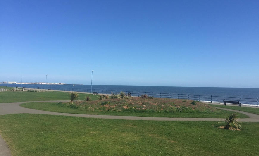 Image 2: Seaton Carew Seafront Stay With Breakfast