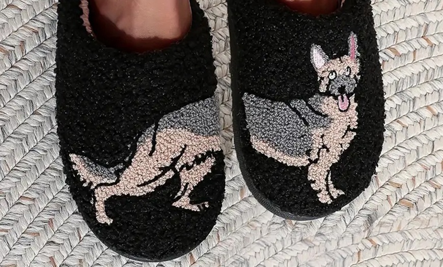 Image 4: Cartoon Animals Print Slippers 