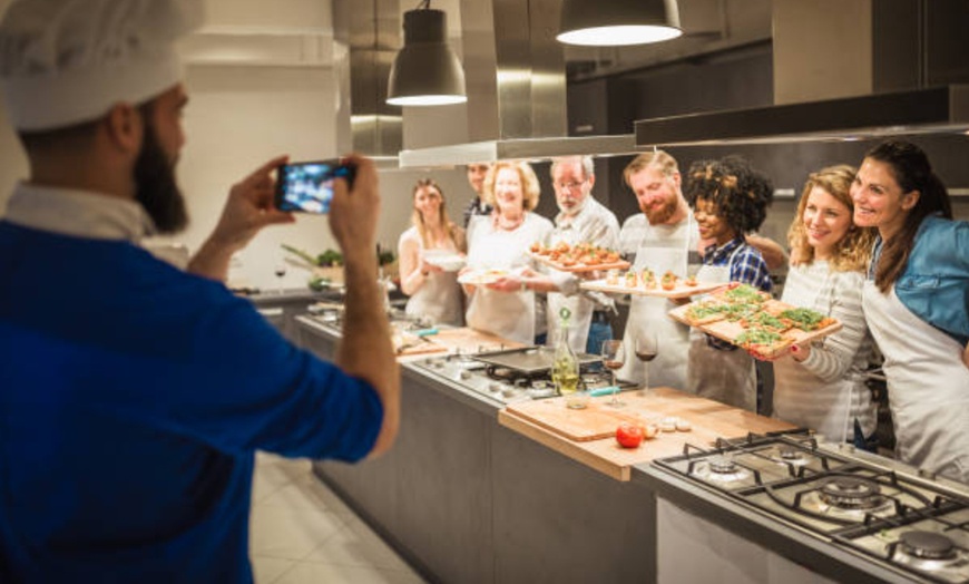 Image 18: ¡Aprende a cocinar! La buena paella o la cocina italiana a tu alcance