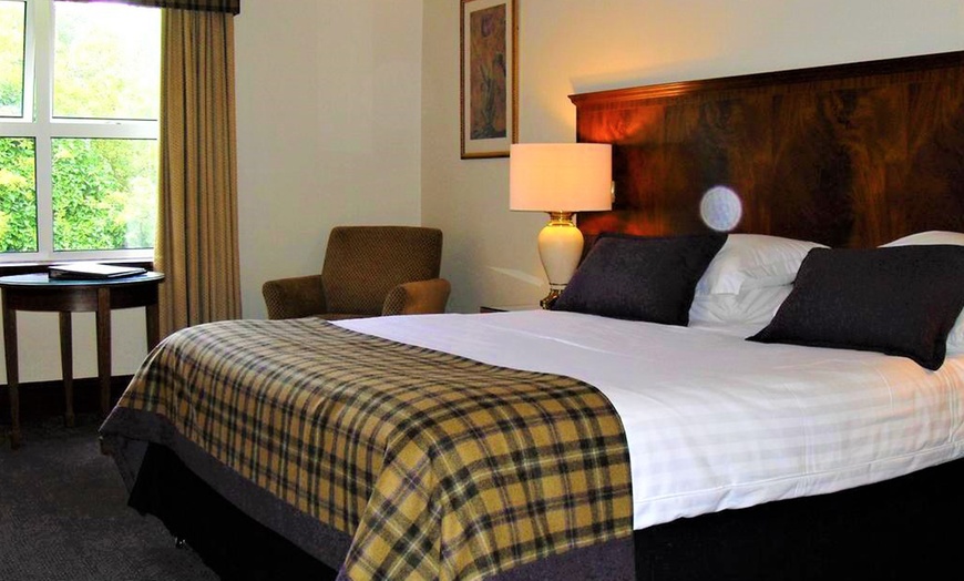 Image 4: Falkirk: 1- or 2-Night 4* Stay with Dinner