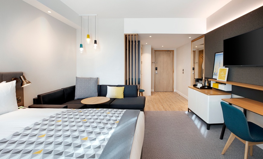 Image 13: London Heathrow: 4* Hotel Stay with Breakfast