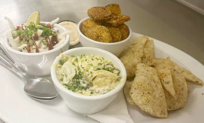 Image 2: Weekday or Weekend Dinner for Two or Four with Food and Drinks