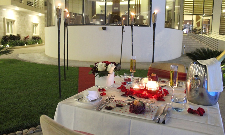 Image 6: Salalah: 4* 1- or 2-Night Escape with Romantic Dinner