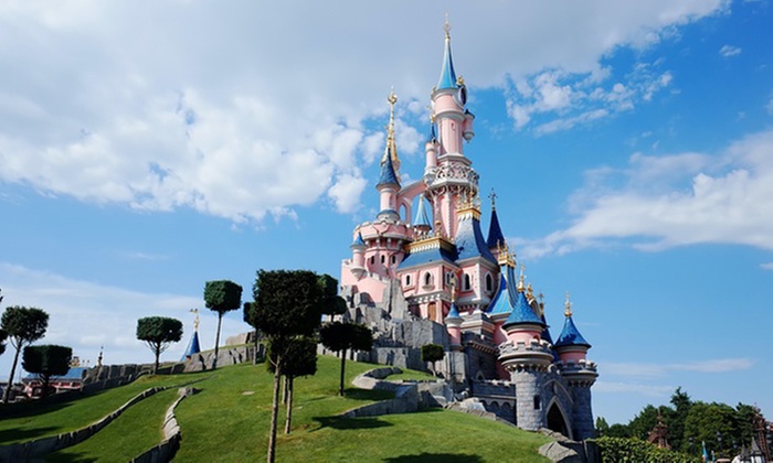 ✈ Disneyland Paris: Volo diretto più hotel e ingresso al parco