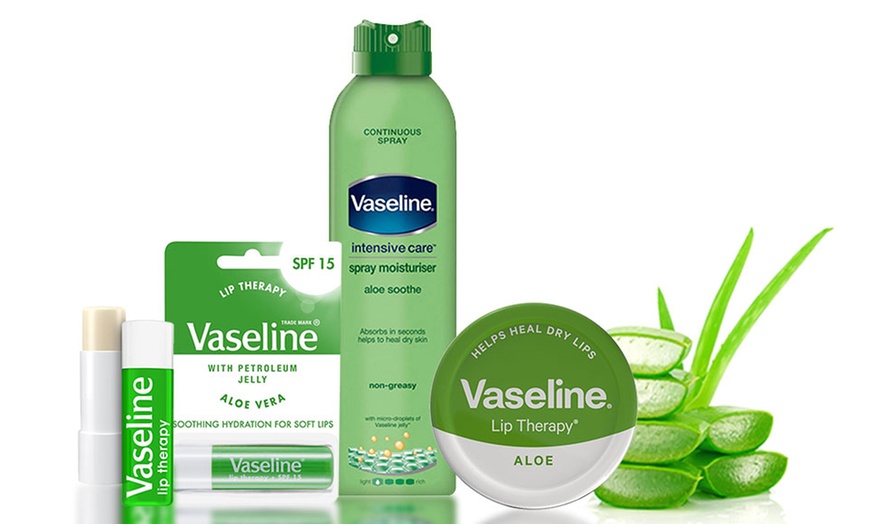 Image 1: Vaseline Aloe Vera Trio