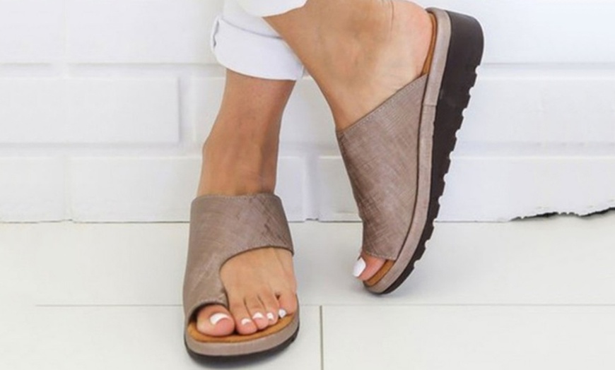 Image 9: Women's Platform Slippers