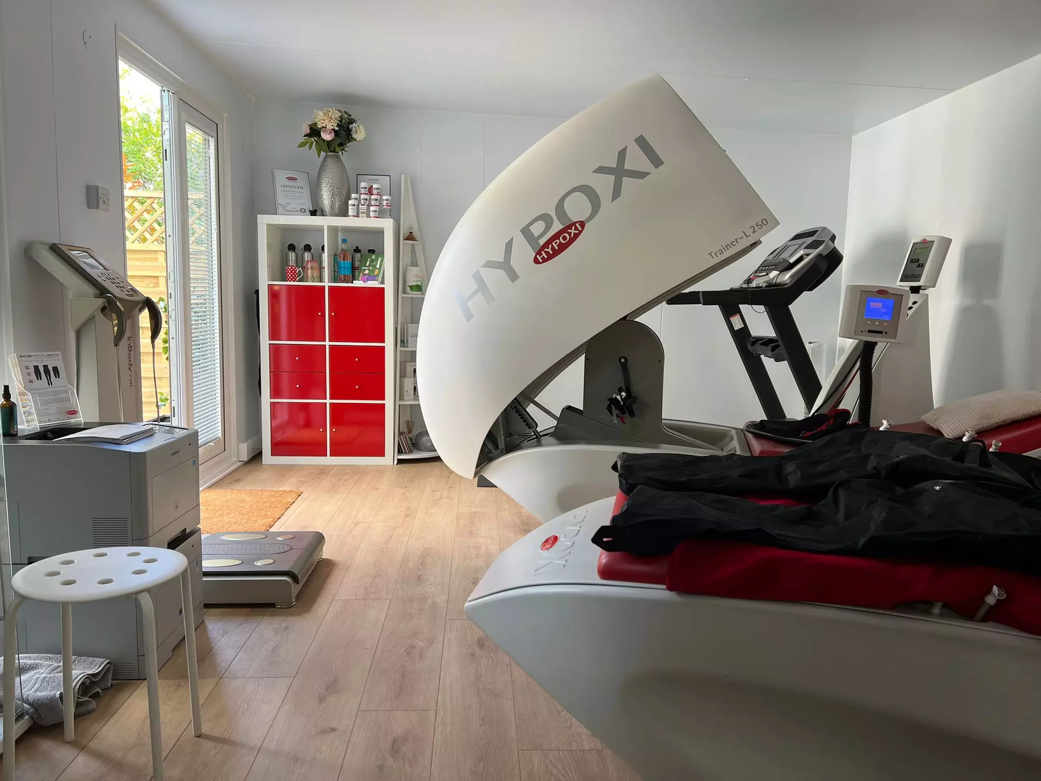 One or Three Sessions of Hypoxi Body Shaping Therapy with Body and Nutrition Consultation (Up to 59% Off) - Second Medium