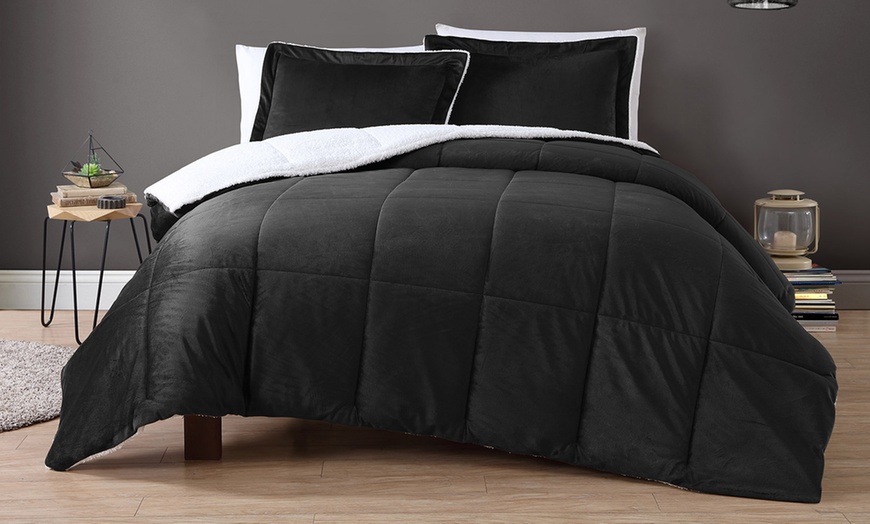 Image 8: Micromink and Sherpa Reversible Comforter Set (2- or 3-Piece)