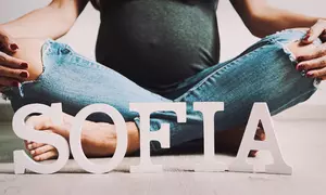 Sesión de fotografía premamá con opción a 2 o 3 sesiones de seguimiento del bebé en White BCN