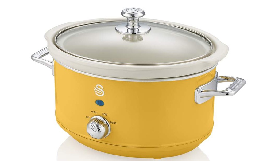 Image 9: Swan 1.5L, 3.5L or 6.5L Retro-Style Slow Cooker