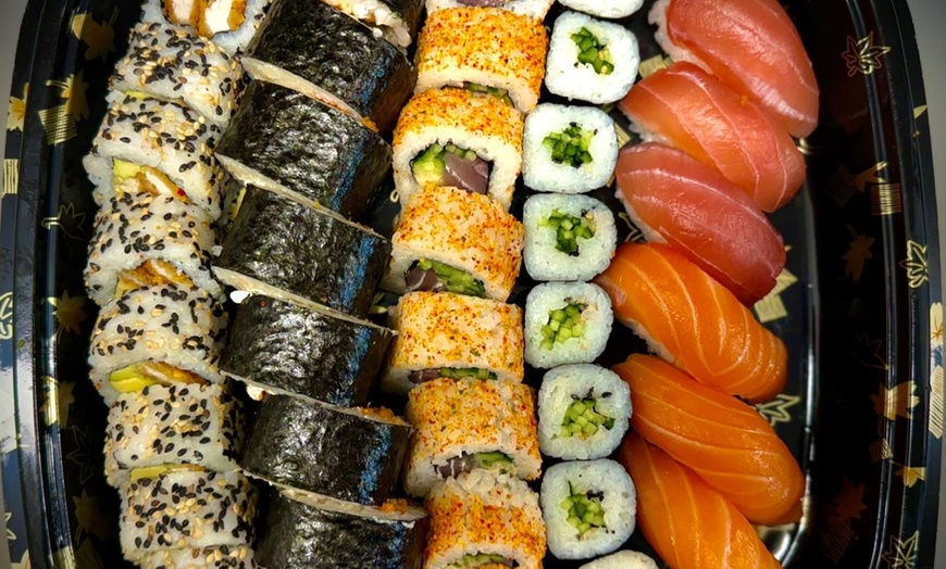 Image 3: 30 Piece Sushi Platter w/ Starter & Drinks for Two or Four 