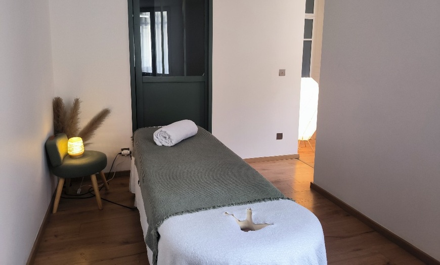 Image 3: 1 massage personnalisé de 60 ou 90 min, option réflexologie plantaire