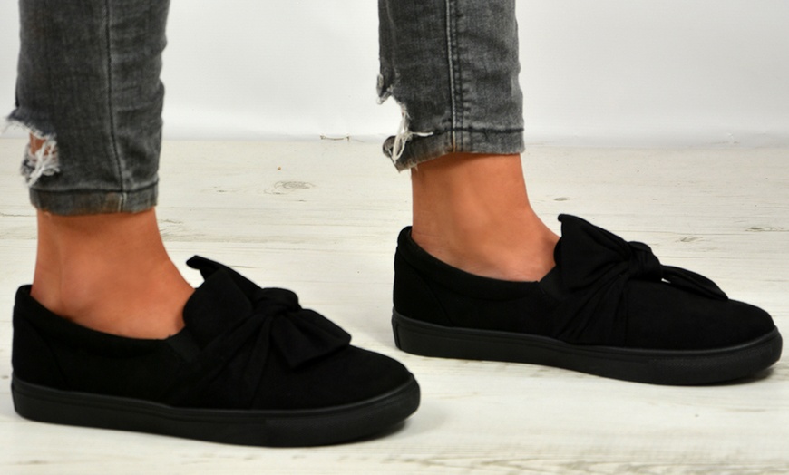 Image 20: Women's Slip-On Plimsolls 