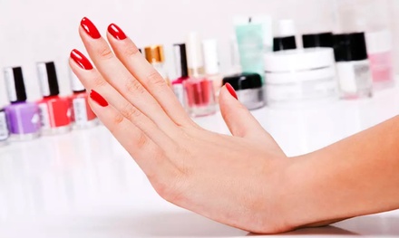 Pose de vernis semi-permanent mains