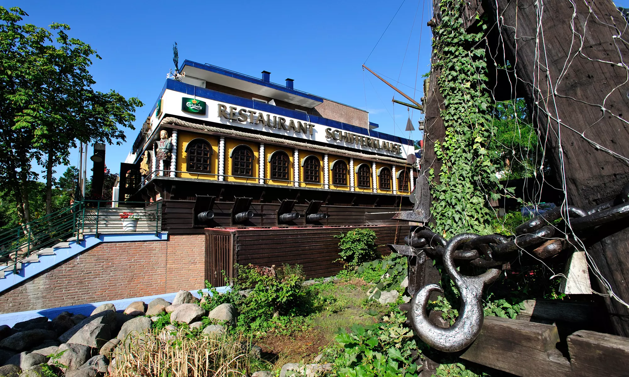 Timmendorfer Strand: 2-5 Nächte für 2 Personen mit Halbpension und Fahrradverleih im Hotel Atlantis - Primary Image