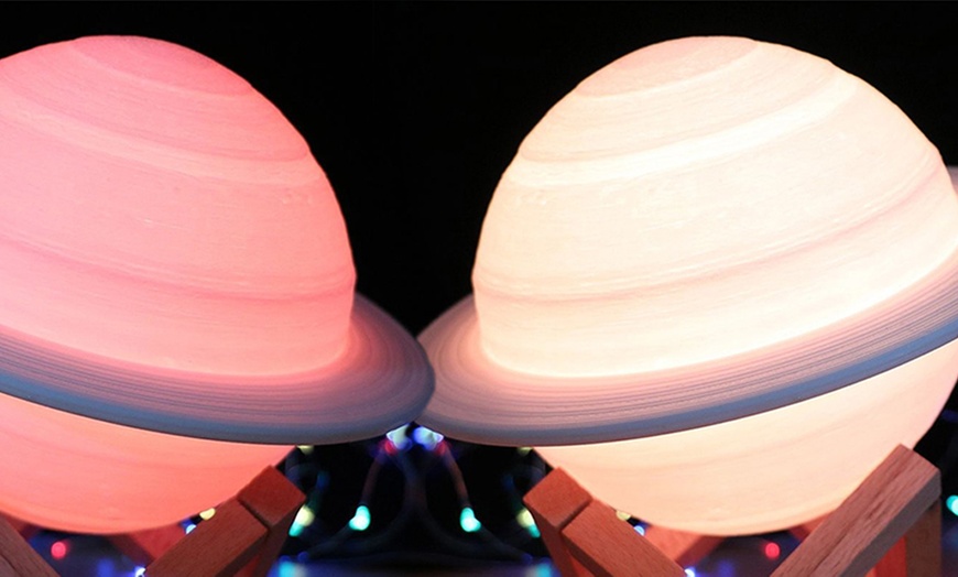 Image 4: 3D Saturn Lamp with Remote