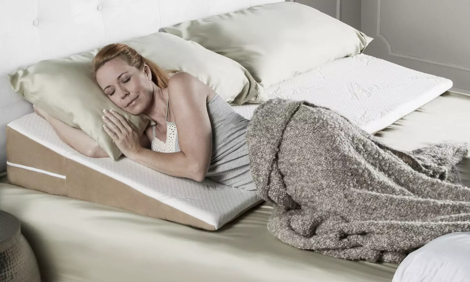 Avana SuperSlant Acid Reflux Bed Wedge with Bamboo Cover - Primary Image