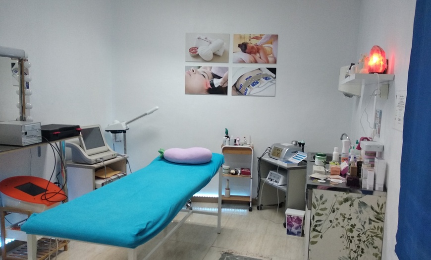 Image 2: Tratamiento reafirmante facial con HIFU en Centro Sananda Orihuela