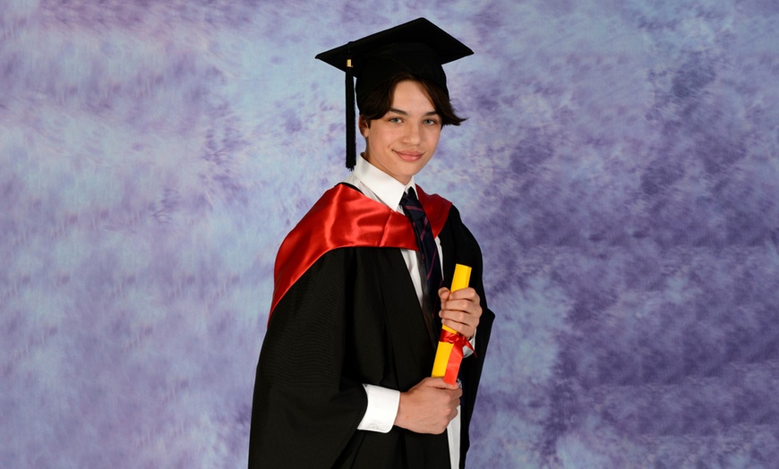 Image 11: Graduation Photoshoot