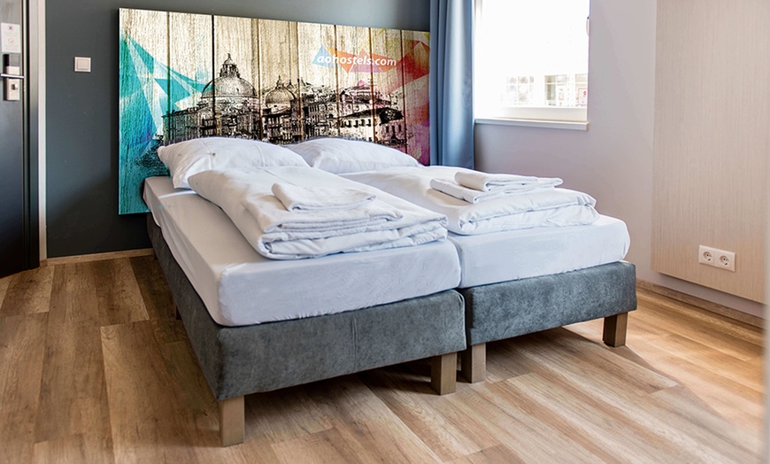 Image 5: Europa: 7 Städte – 14 a&o Hotels 
