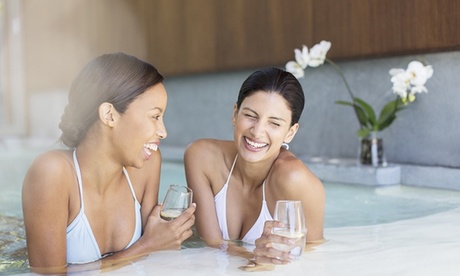 Accès au sauna et bain à remous privatisé 1h ou 2h+un cocktail pour 2 ou 4 personnes dès 39,90€ chez Sunshine Beauty Bar
