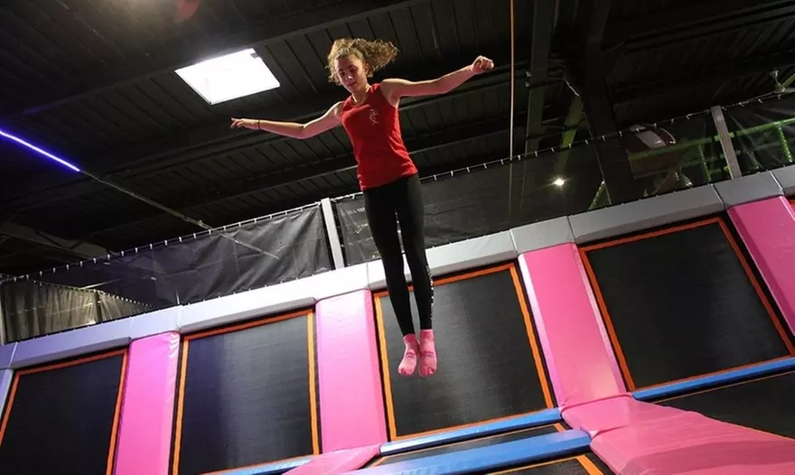 Entrée au Jump Street Trampoline Park