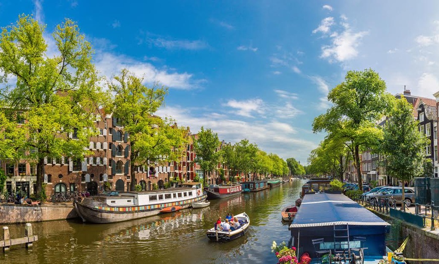 Image 1: Sloepje varen, stadje ontdekken: 4 uur zelf aan het roer