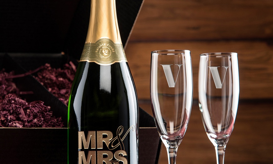 Image 3: Personalized Wedding Gifts & Favors - Custom Etched Wine