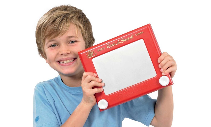 Image 2: Classic Kids' Etch-A-Sketch