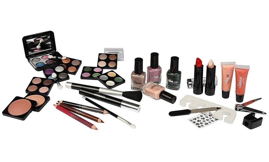 Image 11: Urban Beauty Cosmetics Sets