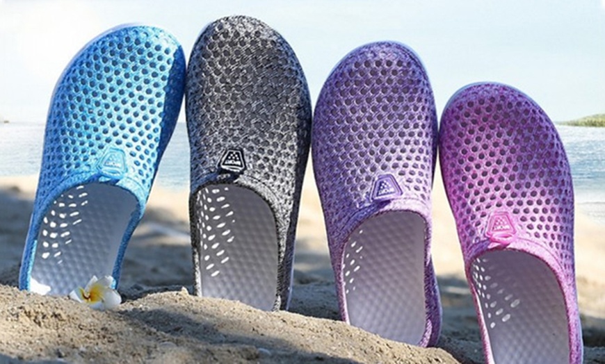 Image 1: Women's Beach Clogs