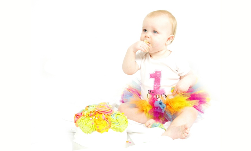 Image 2: Baby Cake Smash Photoshoot