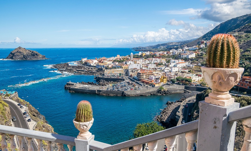 Image 2: ✈ Tenerife: volo diretto A/R più 7 notti in hotel ed esperienza Jetski