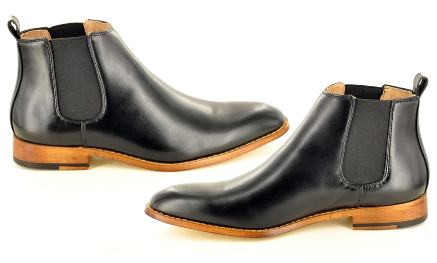 Image 20: Men's Pointed Toe Chelsea Boots