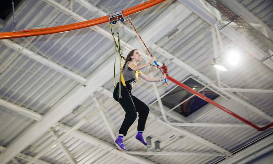 Image 2: 1 hora de acceso a Altitude Trampoline Park