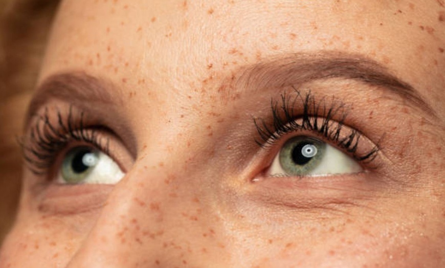 Image 4: Transforma tu mirada: cuidados a elegir para pestañas y cejas