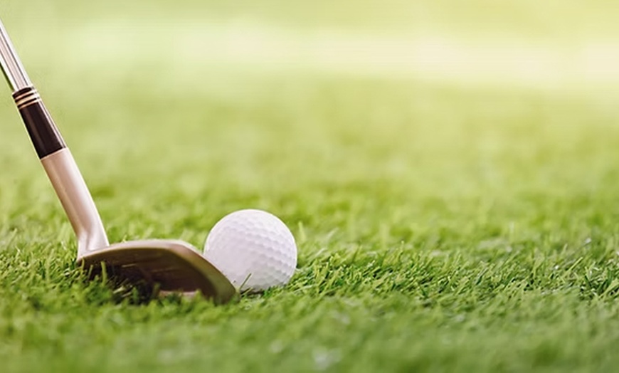 Image 2: 10 horas de clases de golf entre semana o fin de semana para 1 persona