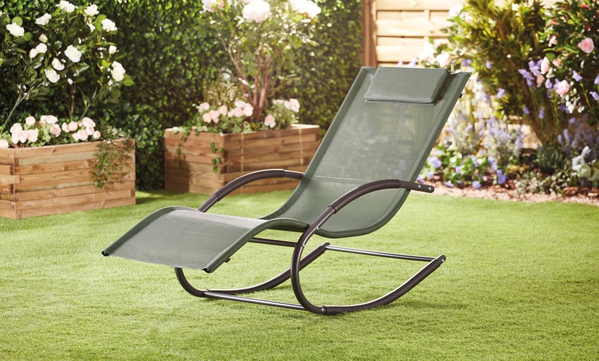 Image 2: Zero Gravity Lounger